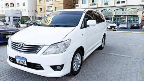 TOYOTA INNOVA