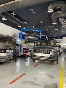 Range Rover and Rolls Royce repair services center in Sharjah