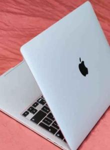 2020 Apple MacBook Pro 13" Core i5