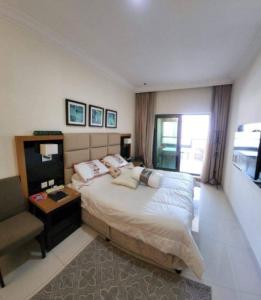 Rooms and studios for rent