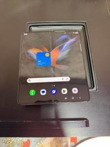 Samsung Z fold 4