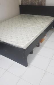 BED SPACE FOR KERALITE MALE IN DEIRA WITH FREE PARKING AREA