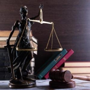Lawyer manzoor - Top Lawyers In Dubai