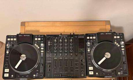 Pioneer DJM 800 + 2 Denon DNS 3700 home used like new