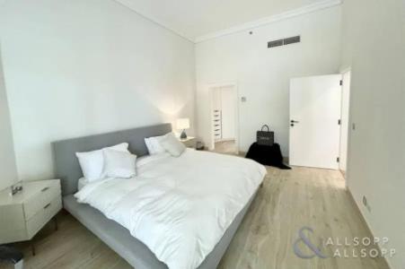 Fully Upgraded | 3 Bedrooms | Sea Views