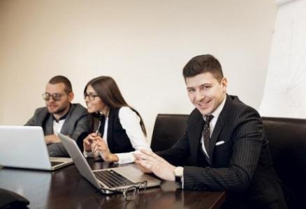 Dubai Free Zone & Mainland Company Formation Service