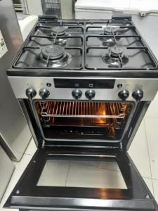Siemens brand full gas cooker top four burner 60by60cm size