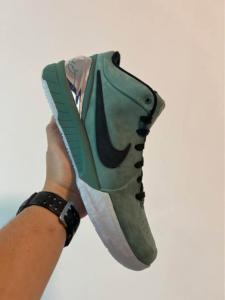 Kobe 1V Protro Girl Dad Size 10