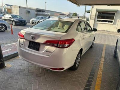 2021 Toyota Yaris SE 2021