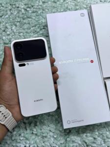 Xiaomi 17 pro max white 16/512