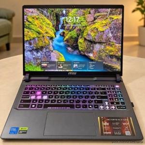 MSI Vector 16 HX AI RTX 5080 Gaming Laptop