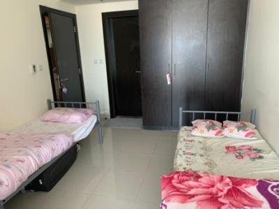 Bed space in MASTER BEDROOM available for ladies near MOTOR CITY