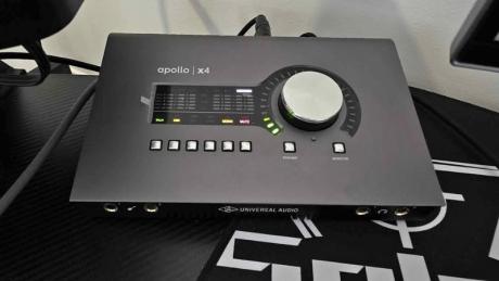 Universal Audio UAD Apollo x4