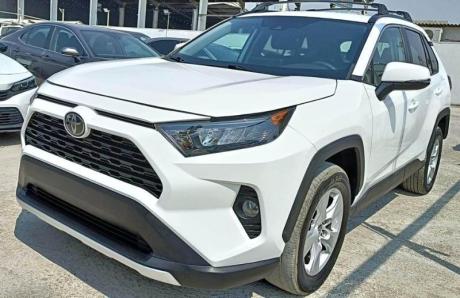 2020 Toyota RAV4, LE