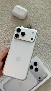 I phone 17 pro max white Brand new condition